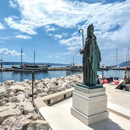 2 Bedroom Gorgeous In * Baška Voda