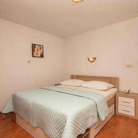 Dom wakacyjny 2 Bedroom Gorgeous In