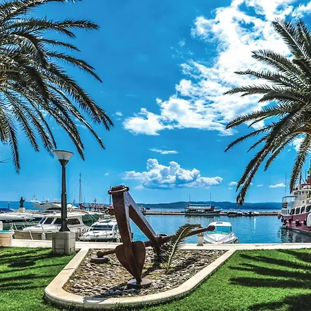 2 Bedroom Gorgeous In Baška Voda
