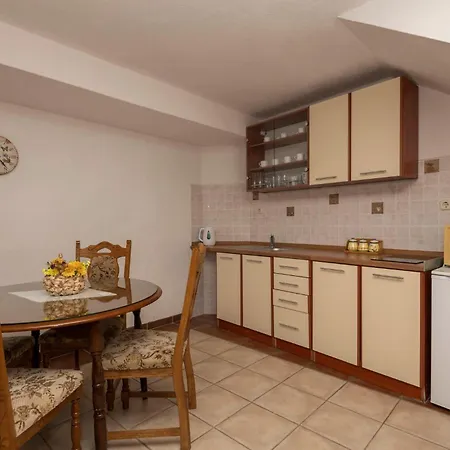 2 Bedroom Gorgeous In